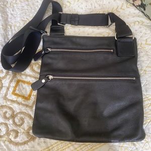 Margot Genuine leather crossbody messenger